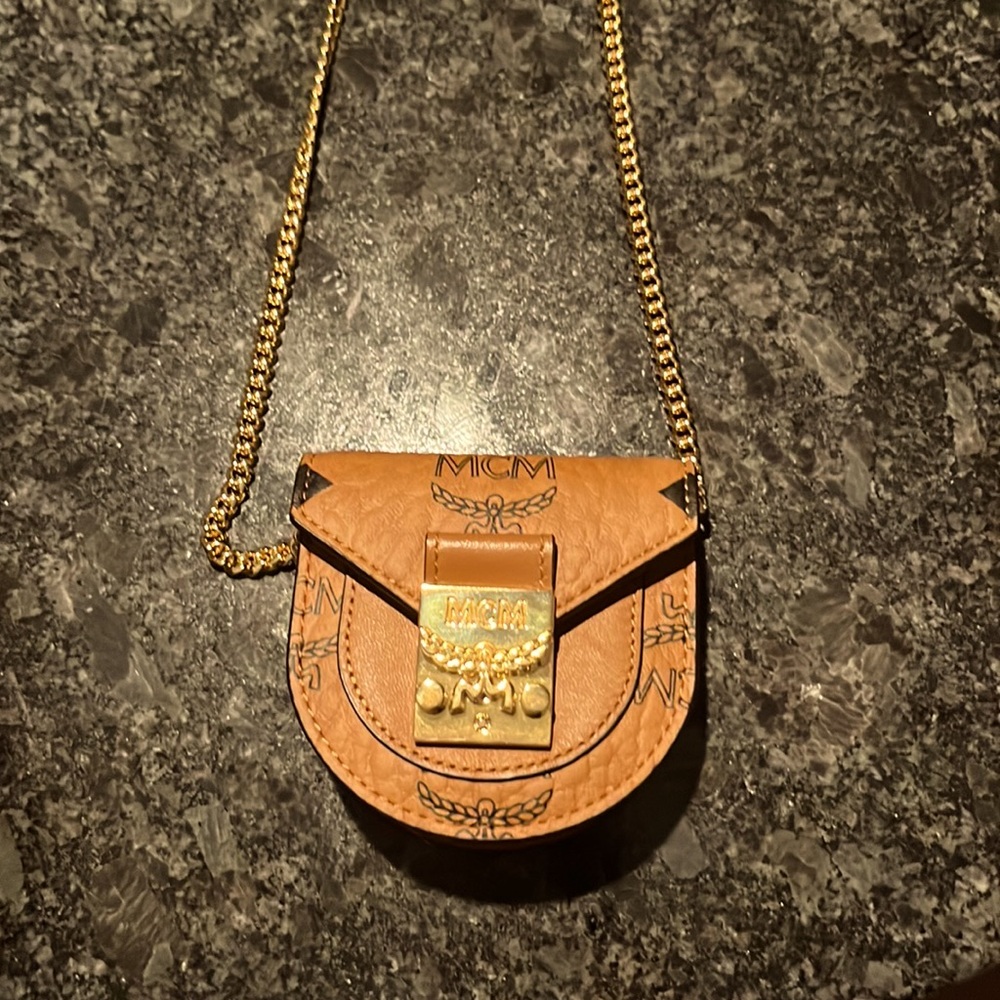 Mcm mini pouch Brown.